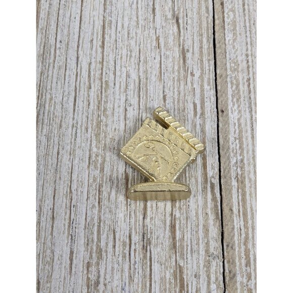 Monopoly Empire Gold Paramount Pictures Clapper Token Replacement Part Game - Picture 3 of 4